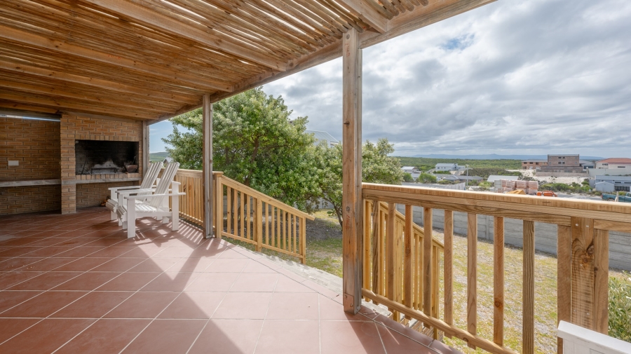 3 Bedroom Property for Sale in Struisbaai Western Cape